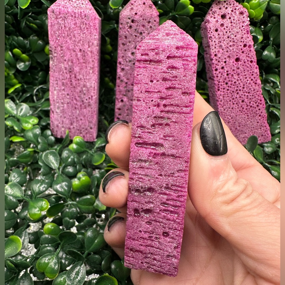 Honeycomb Ruby Tower *UV Reactive* - Picture 6 of 9